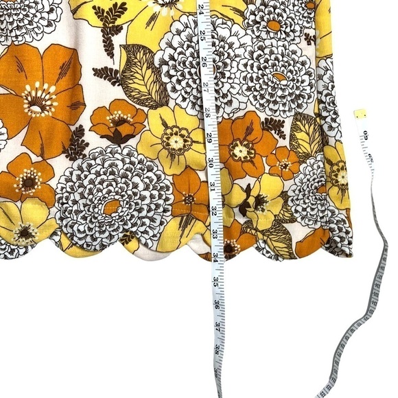 Entro Boutique Marigold Retro 60s Floral Inspired Sleeveless Scallop Shift Dress - Picture 13 of 14